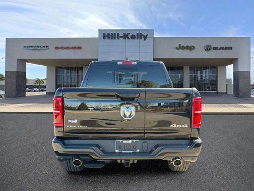 Diamond Black Crystal Pearlcoat 2026 RAM 1500 Limited