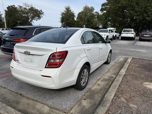 2017 Chevrolet Sonic LS