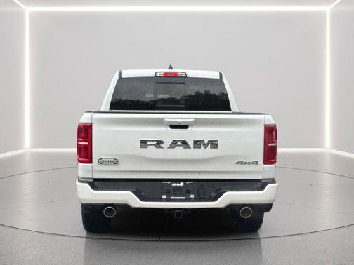 Ivory White Tri-Coat Pearlcoat 2026 RAM 1500 Longhorn