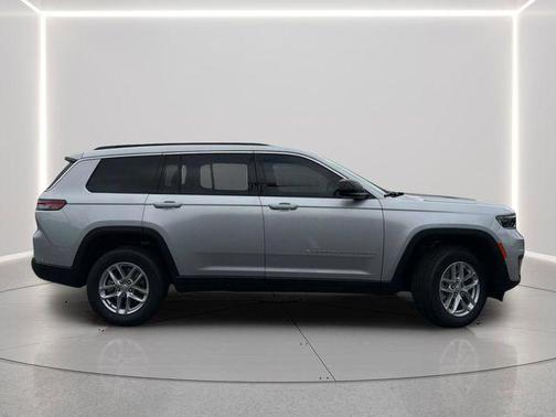 Silver Zynith 2026 Jeep Grand Cherokee L Altitude