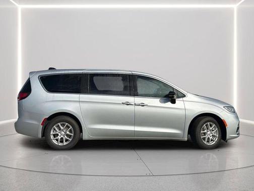 Silver Mist Clearcoat 2026 Chrysler Pacifica L