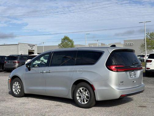 Silver Mist Clearcoat 2026 Chrysler Pacifica L