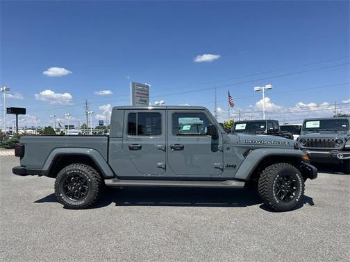 2025 Jeep Gladiator High Tide