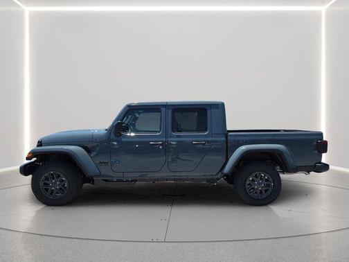 Anvil Clearcoat 2026 Jeep Gladiator Sport S