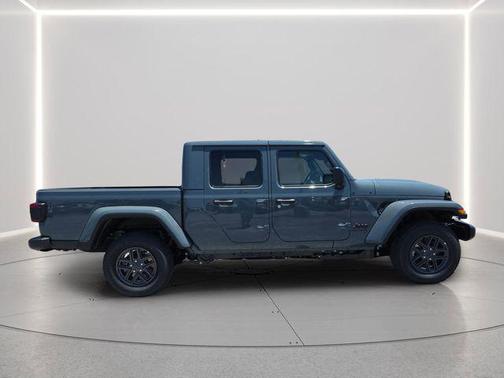 Anvil Clearcoat 2026 Jeep Gladiator Sport S