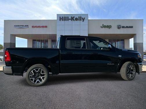Diamond Black Crystal Pearlcoat 2026 RAM 1500 Laramie