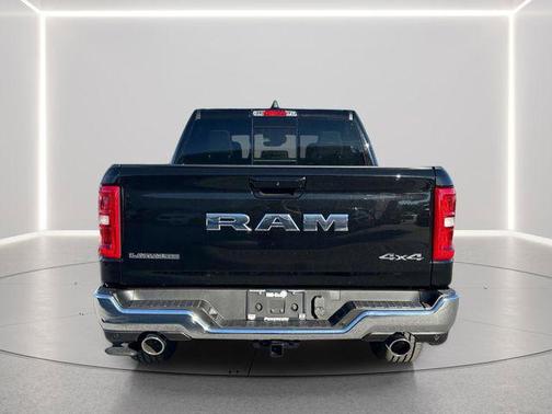 Diamond Black Crystal Pearlcoat 2026 RAM 1500 Laramie