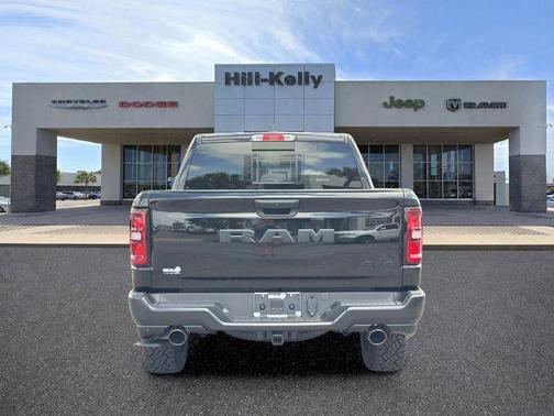 Diamond Black Crystal Pearlcoat 2026 RAM 1500 Warlock Crew Cab 4x4 5'7' Box