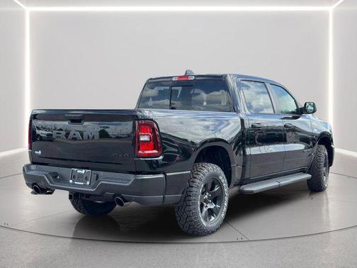 Diamond Black Crystal Pearlcoat 2026 RAM 1500 Warlock Crew Cab 4x4 5'7' Box