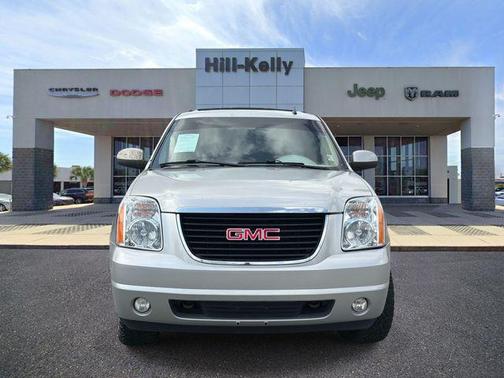 Pure Silver Metallic 2011 GMC Yukon XL 1500 SLT
