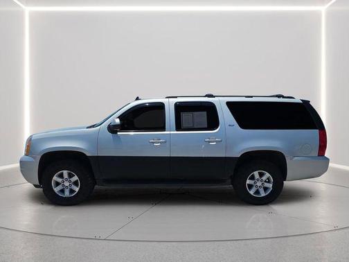Pure Silver Metallic 2011 GMC Yukon XL 1500 SLT