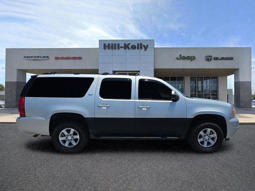 Pure Silver Metallic 2011 GMC Yukon XL 1500 SLT