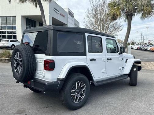 2026 Jeep Wrangler 4-Door Sahara 4x4