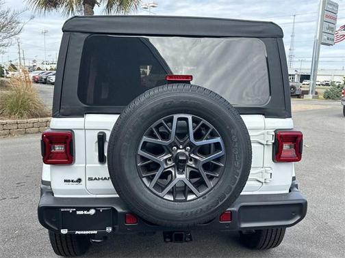 2026 Jeep Wrangler 4-Door Sahara 4x4