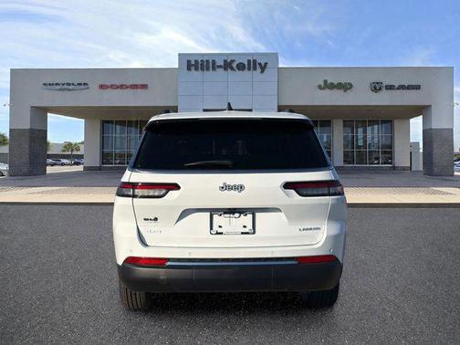 Bright White Clearcoat 2026 Jeep Grand Cherokee L Altitude