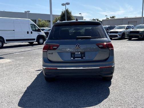 Platinum Gray Metallic 2022 Volkswagen Tiguan 2.0T S