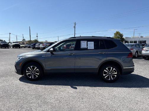 Platinum Gray Metallic 2022 Volkswagen Tiguan 2.0T S