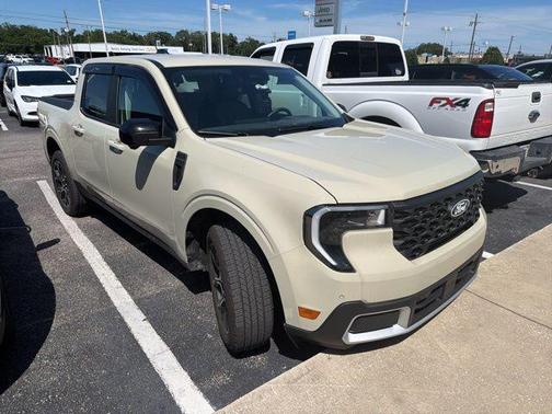 Desert Sand 2025 Ford Maverick Lariat