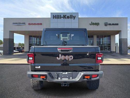 Black Clearcoat 2026 Jeep Gladiator Mojave 4x4