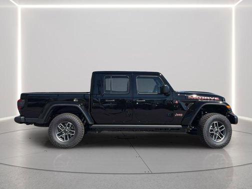 Black Clearcoat 2026 Jeep Gladiator Mojave 4x4