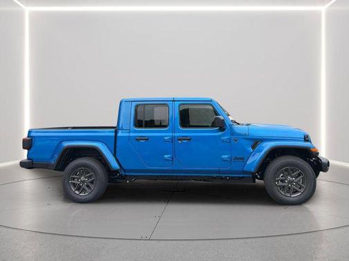 Hydro Blue Pearlcoat 2026 Jeep Gladiator Sport S