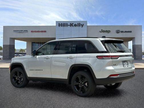 silver zynith 2026 Jeep Grand Cherokee Limited