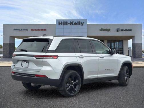 Silver Zynith 2025 Jeep Grand Cherokee Altitude