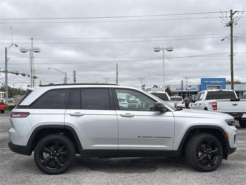 2025 Jeep Grand Cherokee Altitude