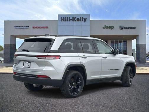 Silver Zynith 2025 Jeep Grand Cherokee Altitude