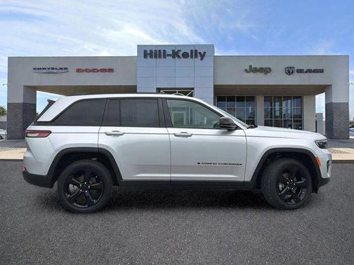 Silver Zynith 2025 Jeep Grand Cherokee Altitude