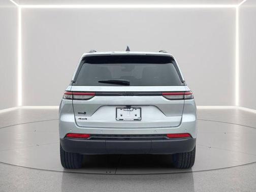 Silver Zynith 2025 Jeep Grand Cherokee Altitude