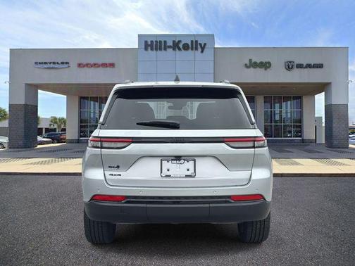 Silver Zynith 2025 Jeep Grand Cherokee Altitude