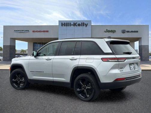 Silver Zynith 2025 Jeep Grand Cherokee Altitude