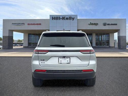 Silver Zynith 2025 Jeep Grand Cherokee Altitude