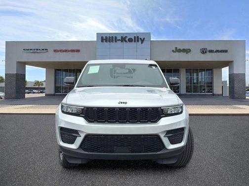 Silver Zynith 2025 Jeep Grand Cherokee Altitude