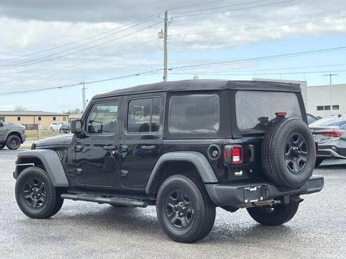 2022 Jeep Wrangler Unlimited Sport