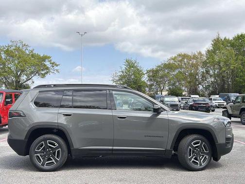 Sting-Gray Clearcoat 2026 Jeep Cherokee Laredo 4x4