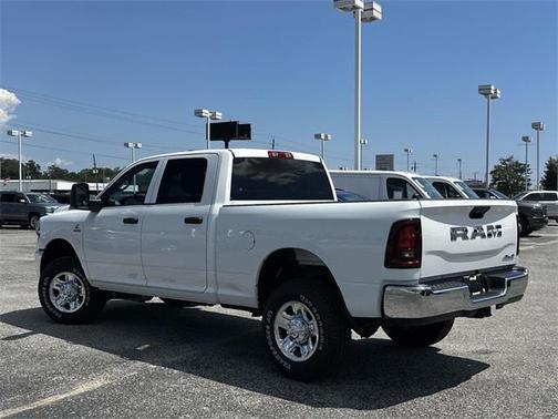 2025 RAM 2500 Tradesman Crew Cab 4x4 6'4' Box