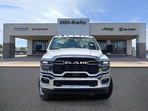 Bright White Clearcoat 2025 RAM 2500 Tradesman Crew Cab 4x4 6'4' Box