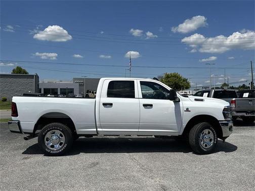 2025 RAM 2500 Tradesman Crew Cab 4x4 6'4' Box