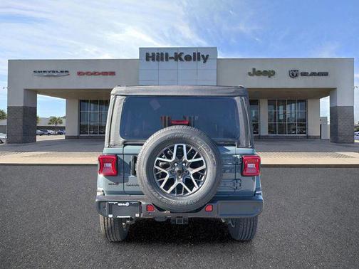 Anvil Clearcoat 2026 Jeep Wrangler 4-Door Sahara 4x4