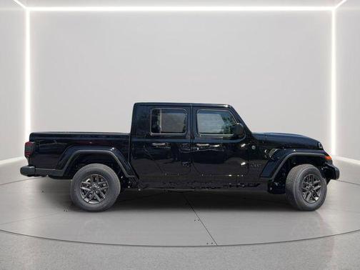 Black Clearcoat 2026 Jeep Gladiator Sport S