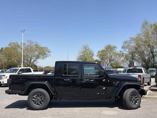Black Clearcoat 2026 Jeep Gladiator Sport S