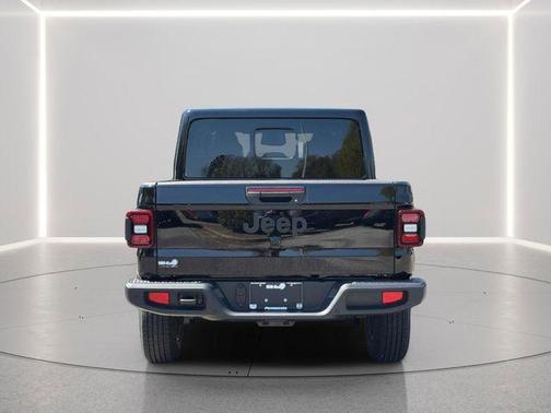 Black Clearcoat 2026 Jeep Gladiator Sport S