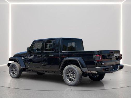Black Clearcoat 2026 Jeep Gladiator Sport S