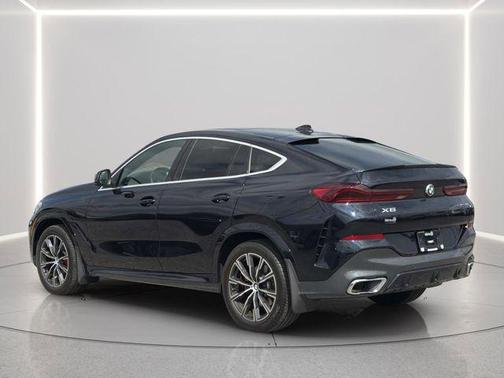 Black Sapphire Metallic 2022 BMW X6 xDrive40i