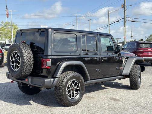Black Clearcoat 2025 Jeep Wrangler Rubicon