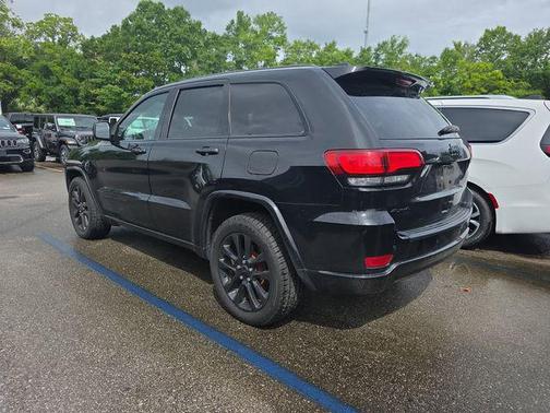 Diamond Black Crystal Pearlcoat 2019 Jeep Grand Cherokee Altitude