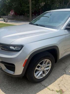 Silver Zynith 2023 Jeep Grand Cherokee Laredo