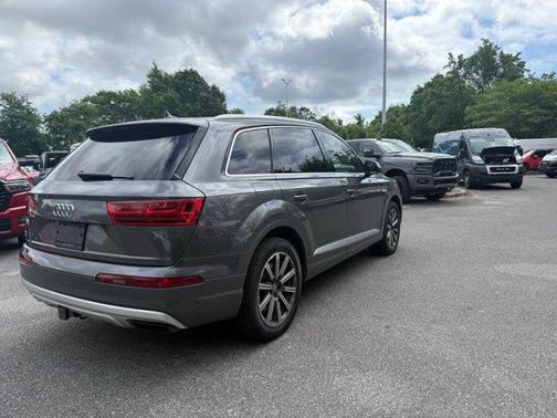 Gray Metallic 2019 Audi Q7 45 Premium Plus